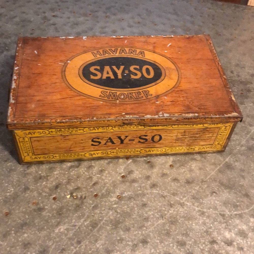Say=So Havana Smoker Vintage Decorative Tin Hinged Lid Box in Brown and Yellow